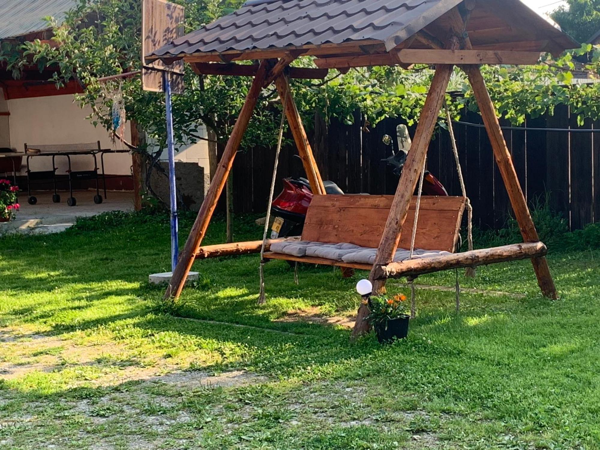 Casa Mari Hotel Cîrţişoara Kültér fotó